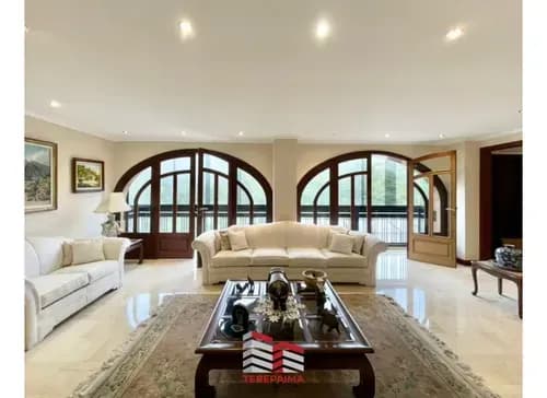 Hermoso Penthouse En Venta En Urb Las Salias