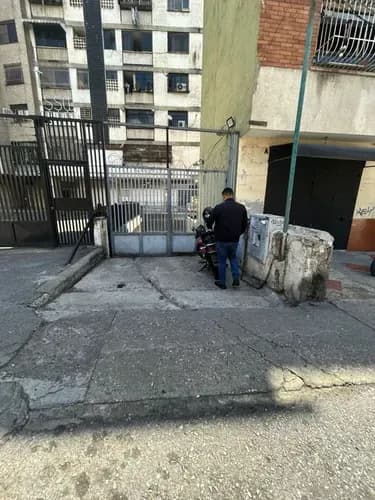 Venta Local Comercial Av. Urdaneta Y Av. Panteón (ml)