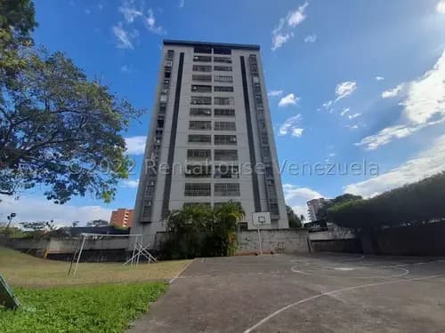 Rentahouse Lara Vende Amplio Apto De 150 Mts En Piso Bajo; 3 Hab Con Detalles Únicos, Estudio, 3 Baños, Cocina De Madera Y Terraza Con Minibar Y La Mejor Vista De Barquisimeto.