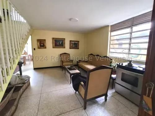 Sq. Casa En Venta En Los Dos Caminos D26-14676s