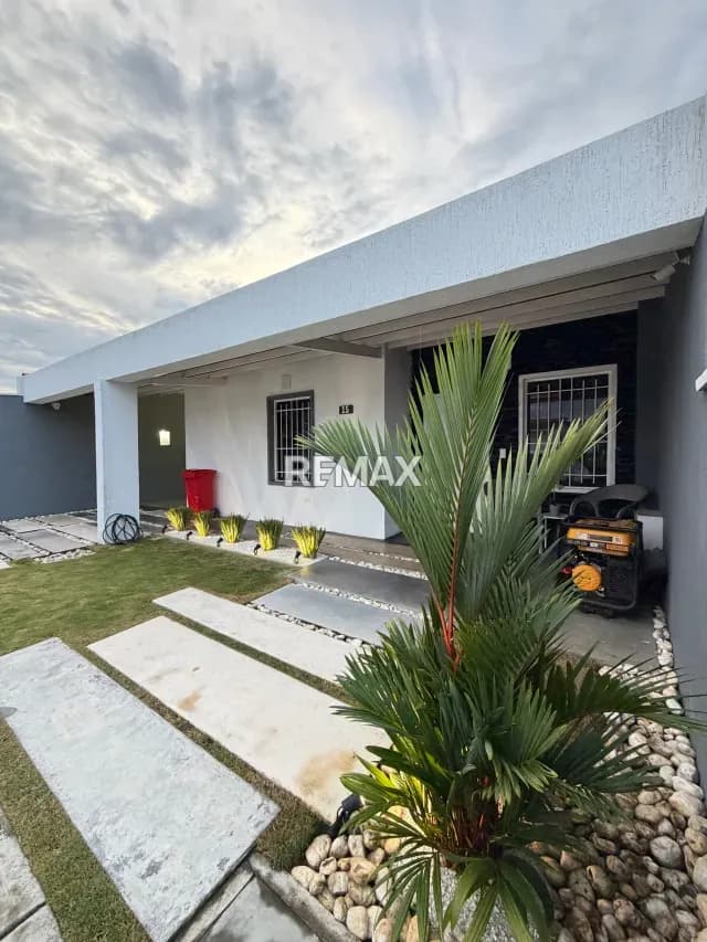 CASA EN VENTA - URBANIZACIÓN LLANO ALTO