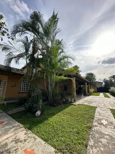Hermanas Mota Venden Casa En Las Morochas
