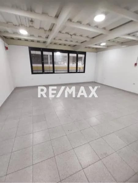 aLQUILER LOCAL 125 M2 SAN DIEGO