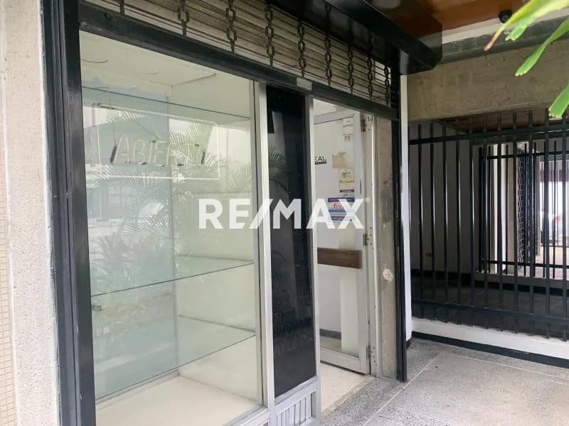 LOCAL COMERCIAL EN ALQUILER EN LOS PALOS GRANDES
