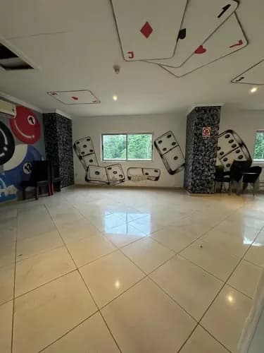Se Alquila Apto En El Parral Resd. Cronus Country *(amueblado)* 127 Mt2 3 Hab | 4 Baños 2 Puestos Techados Plus: Planta 100 % Pozo De Agua , Canchas De Tenis , Piscina , Gym. An