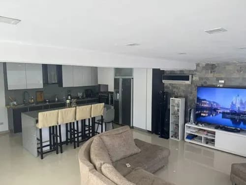 Hermoso Penthouse Remodelado Ubicado En La Av Paez Del Paraíso