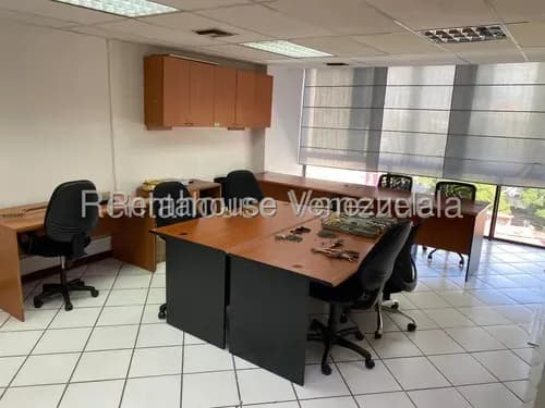 Alquilo La Oficina Perfecta Con 105 M En Un Exclusivo Cuarto Piso Con Acceso Directo Por El Ascensor. ..las Delicias De Sabana Grande !!!oportunidad Para Potenciar Tu Negocio..... Lo