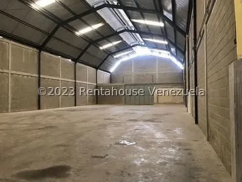*jl/galpón Comercial Con Oficina P/eléctrica Y Mas En Alquiler Zonaindustrial1 Barquisimeto Lara, Venezuela, Cod. 24-13512 / 1 B/ 986 M2