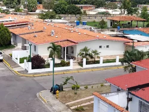 Se Promociona A La Venta Amplia Casa, Ubicado En Palo Negro Macarena , Urb. Casanova.013jsc