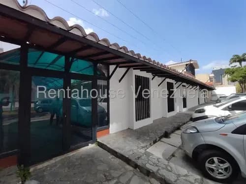 Casa En Alquiler En Zona Comercial Para Cualquier Uso Que Le Quieran Dar Antiguamente Funcionaba La Clínica Ronquillo La Casa Esta Para Ser Remodelada, Ubicada Estratégicamente