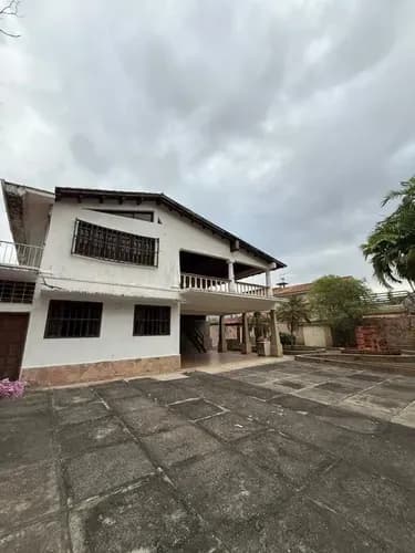 Casa En Venta En Urb Guaparo Valencia Yt Yenny Teran Vende