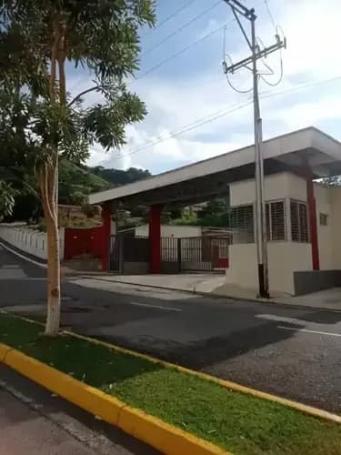 Eds Vende Casa Con Diseño Acogedor En Sector La Entrada Naguanagua - Vic-091