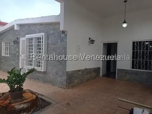 Nataly Zambrano *26-18556 Te Ofrezco Esta Hermosa Espaciosa Casa (1 Nivel) En Alquiler En La Hacienda