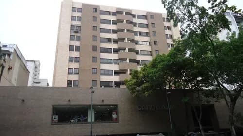 Estupendo Apartamento En Edificio De Reciente Data, Para Acondicionar Al Gusto, Ubicado En El Corazón De La Candelaria.mfl2519844