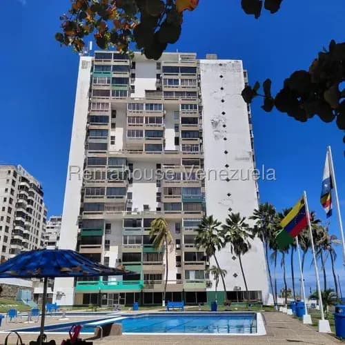Apartamento En Venta, Macuto-la Guaira. Vista Al Mar, A Pocos Pasos Del Paseo De Macuto, Piscina, Parrillera, Pozo Y Vigilancia Privada.18497.