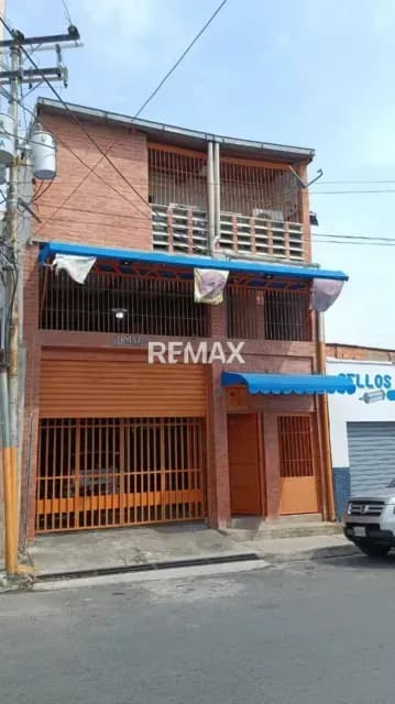 En venta Edificio Casa Comercial, ubicado en Santa Rosa