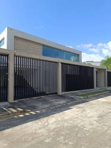 En Venta Quinta Tipo Loft Industrial Ubicada En Altos De Guataparo Valencia Carabobo, Julian Acosta 157.