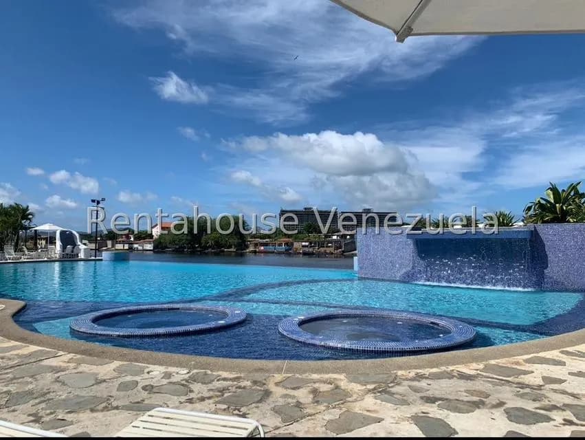 Townhouse (Duplex) en Venta en Puerto Encantado, Miranda