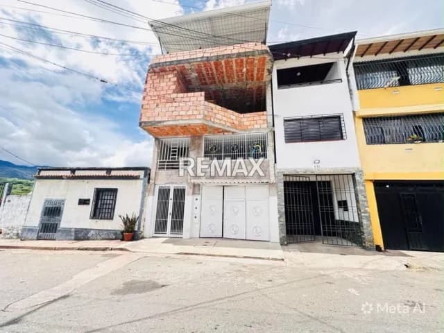 Se vende Segundo Nivel Apartamento (tipo estudio) N• 2 Ubicado en Tariba, Municipio Cardenas, Carrera 2