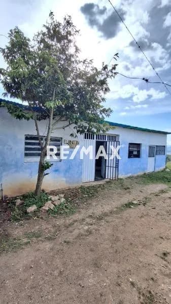 SE VENDE CASA EN CAPACHITO