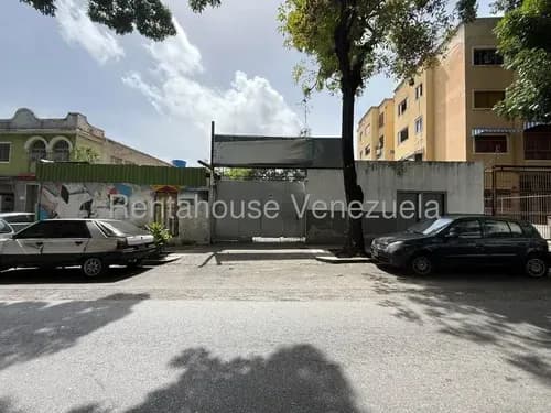 Nv Espectacular Galpón En Venta En Los Chaguaramos 25-23591