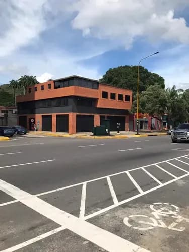 Michelle Alquila/vende Edificio Comercial Av Bolívar J1-r /6