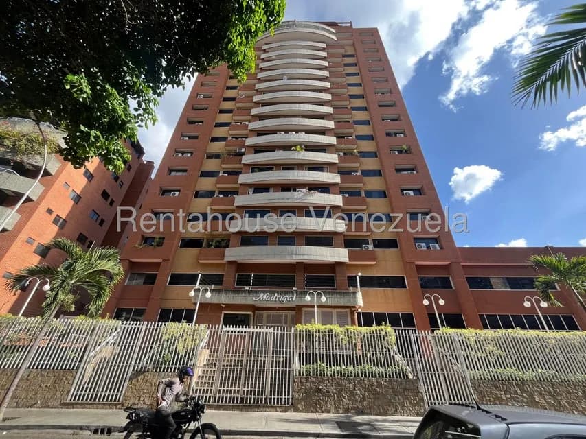 Apartamento (1 Nivel) en Alquiler en Bello Monte, Distrito Metropolitano