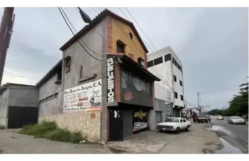 Venta Galpón Con Local Comercial Av Constitución Cercano A Tapa Tapa