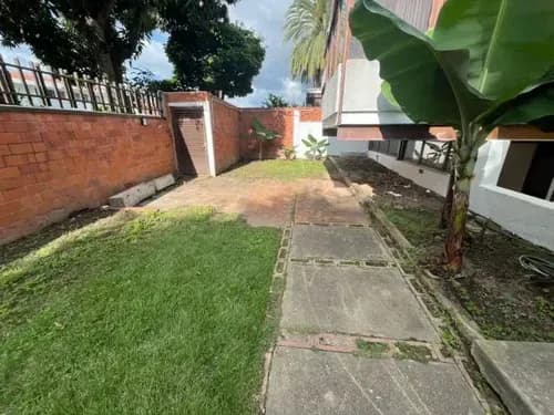 Se Alquila Oficina Tipo Estudio En Urbanización Caurimare Bv