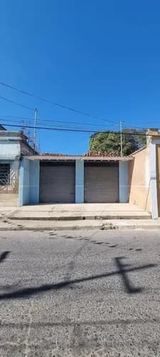 Venta Local Comercial A Pie De Calle En Av. Rangel De Valencia, Justo Al Frente De La Casa Del Carpintero. G.g 290687
