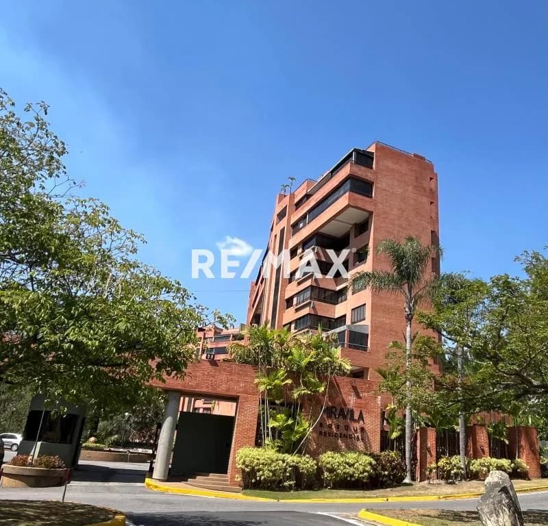 ESPECTACULAR PB DUPLEX CON TERRAZA Y VISTA AL AVILA