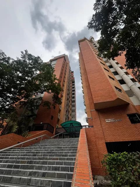 EN VENTA APARTAMENTO RES. MONTICELLO URB. EL BOSQUE