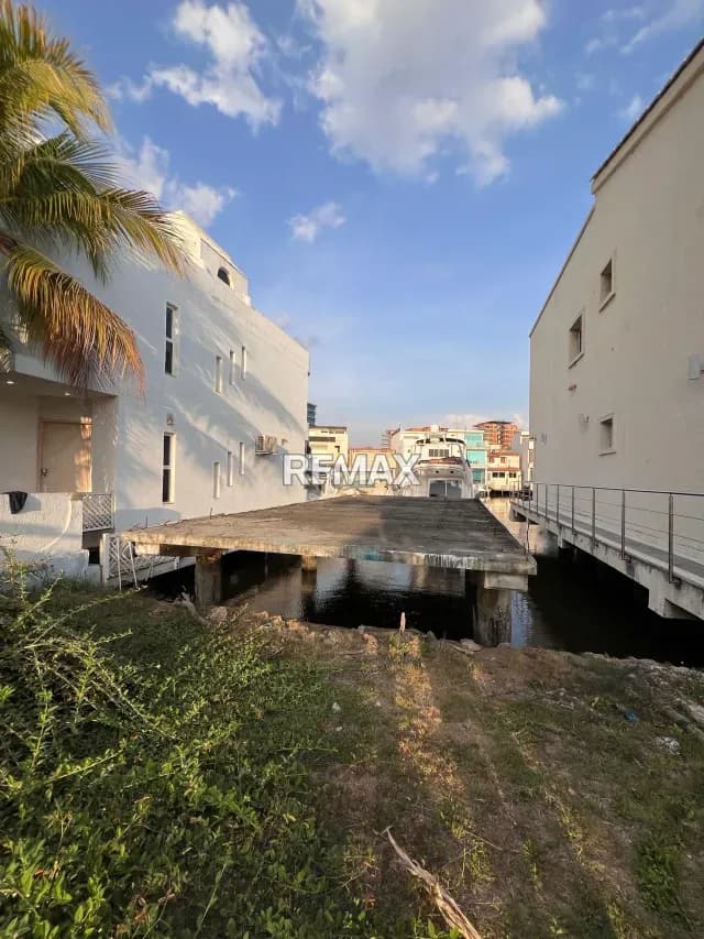 Venta de parcela ubicada casa bote B Lecheria