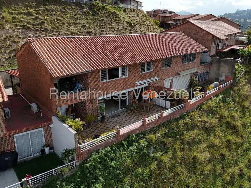 Townhouse (Duplex) en Venta en Loma Linda, Distrito Metropolitano