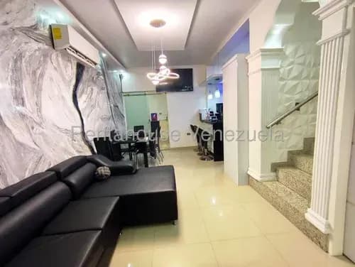 Jesus Teran Vende Hermosa, Moderna Y Comoda Casa Duplex Ubicada En Conjunto Privado En Sector Los Pinos De Cabudare. 26-18571