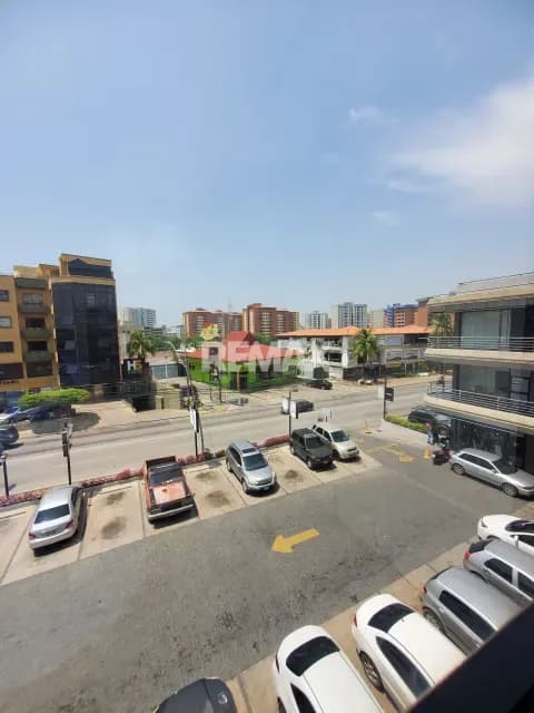 SE ALQUILA LOCAL EN LECHERIA