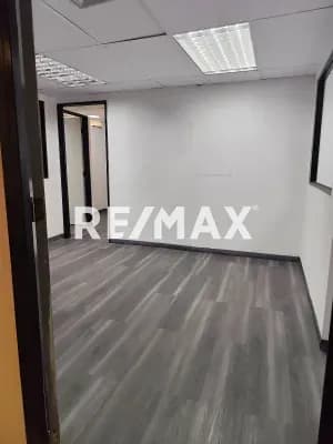 OFC REMODELADA 50MTS2 CALLE CAPITOLIO AV FCO DE MIRANDA