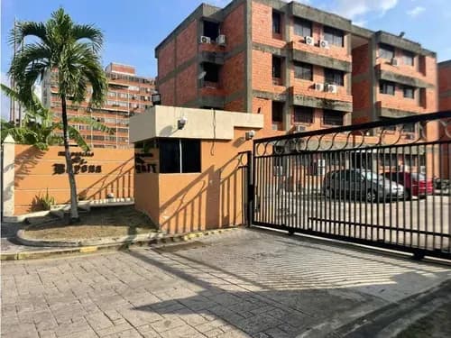 Apartamento En Venta En Los Guayabitos, Naguanagua. Mt-9805768