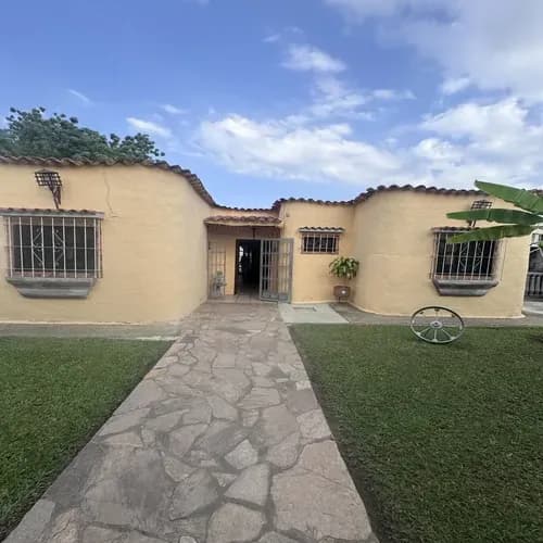 Ai-3287-046 Vendo Casa Tipo Campestre Con Amplio Terreno En La Urbanización Los Tamarindo, San Diego, Edo. Carabobo. Venezuela.