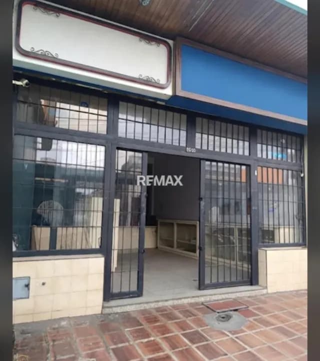 LOCAL COMERCIAL EN ALQUILER EN LA ERMITA - PASAJE CUMANA