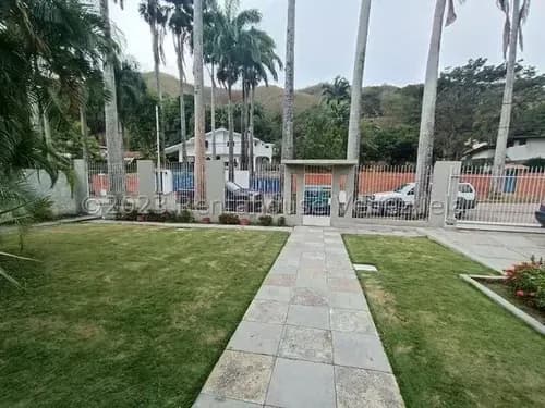 Julio Latouche 25-18053 Casa En Venta Guaparo Valencia, Ideal Para Modernizar Y Remodelar A Su Estilo, Amplios Espacios Y Mucho Terreno