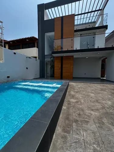 Remax Lider Vende Casas Bote C En Lecheria A Estrenar Con Piscina- Alexis