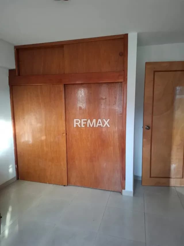 Hermoso Apartamento en Alquiler, Ubicado en el Edificio San Antonio, Sector Las Acacias, Municipio Valera, Estado Trujillo