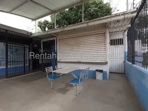 Lcda. Milagros Inmueble Oficina Alquiler Barquisimeto Lara Zona Norte El Cuji Economica Comercial Economico Código Inmobiliaria Rent-a-house 26-17221