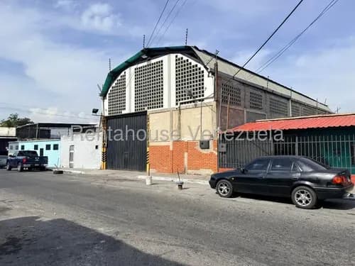 % Rafael Gamarra Ofrece, 2f18020, En Venta Espectacular Galpón En Barquisimeto Centro, Con 350m2, Corriente Trifasica, En Óptimas Condiciones. Contáctame!.