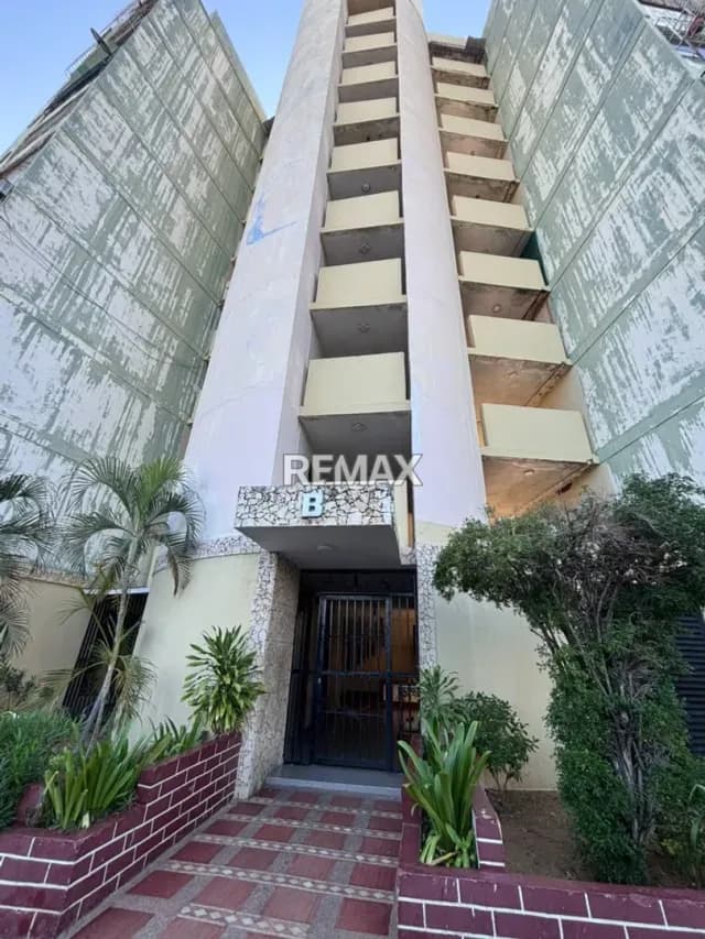 Se Alquila Apartamento en Resd Las Piramides