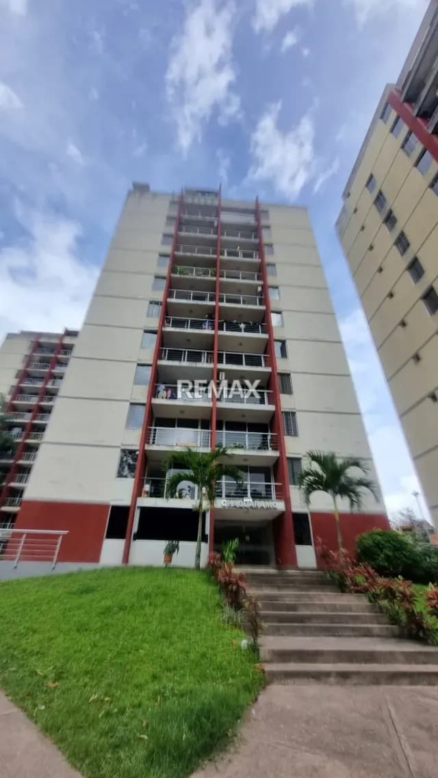 ALQUILER APARTAMENTO UBICADO EN AV FERRERO TAMAYO