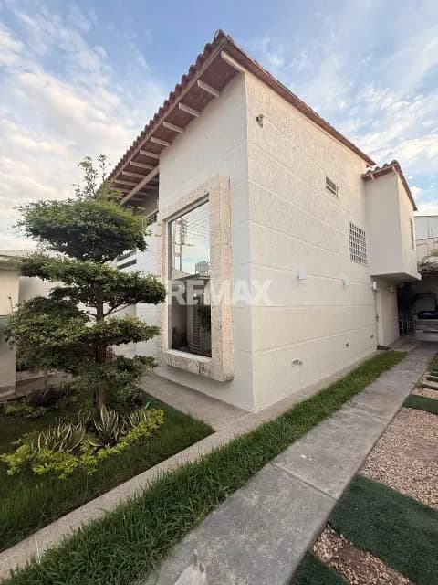 Hermoso TownHouse en La Morita I