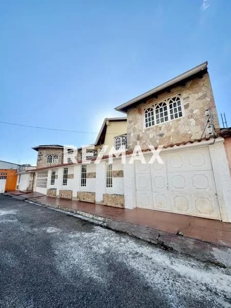 En venta: Hermosa casa en la Urb. Los Criollitos l *Ubicación: *Avenida Rotaria, frente al SENIAT, San Cristóbal.