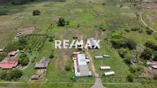 Se Vende Terreno En Via La Toscana